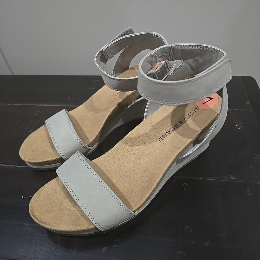Lucky Brand‎ Karston Wedge Gray Suede Leather Material Women's Sandals Size 7